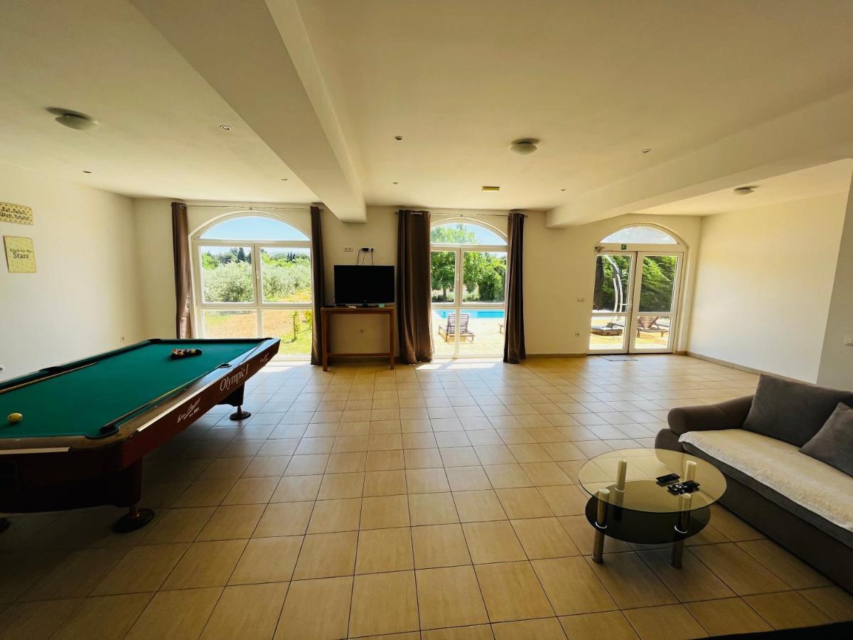 Orange Tree Garden Apartment โตรกีร์ ภายนอก รูปภาพ