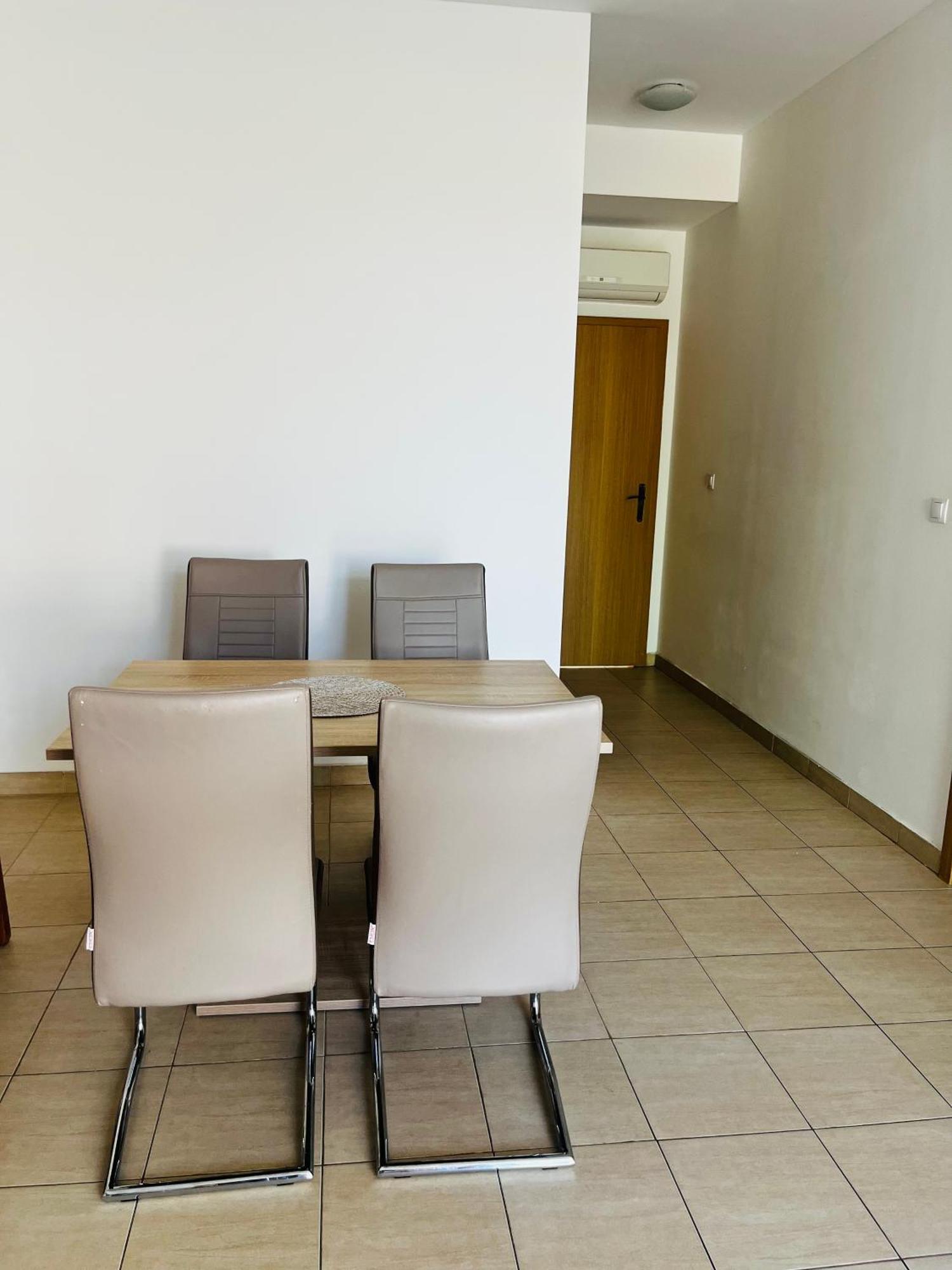 Orange Tree Garden Apartment โตรกีร์ ภายนอก รูปภาพ
