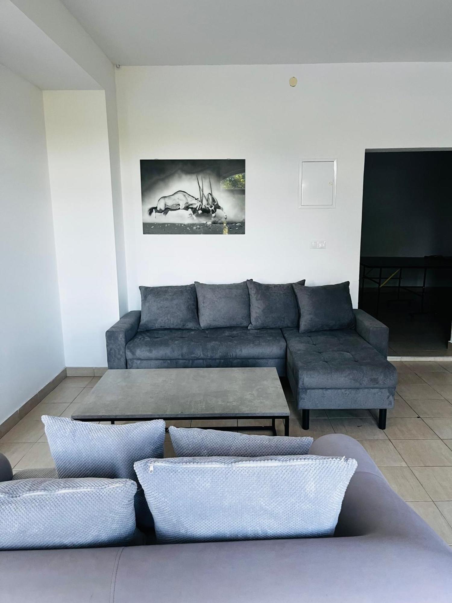 Orange Tree Garden Apartment โตรกีร์ ภายนอก รูปภาพ